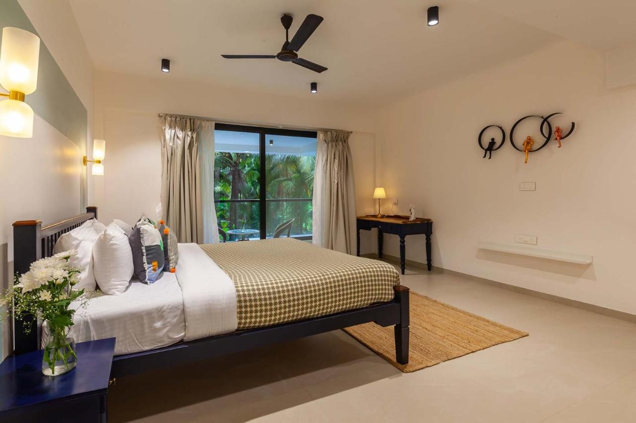 Villa Sereno By Stayvista - An Elegant And Entertaining Retreat Featuring A Swimming Pool, Outdoor Jacuzzi, Modern Interiors, And A Snooker Table Alībāg Exterior foto