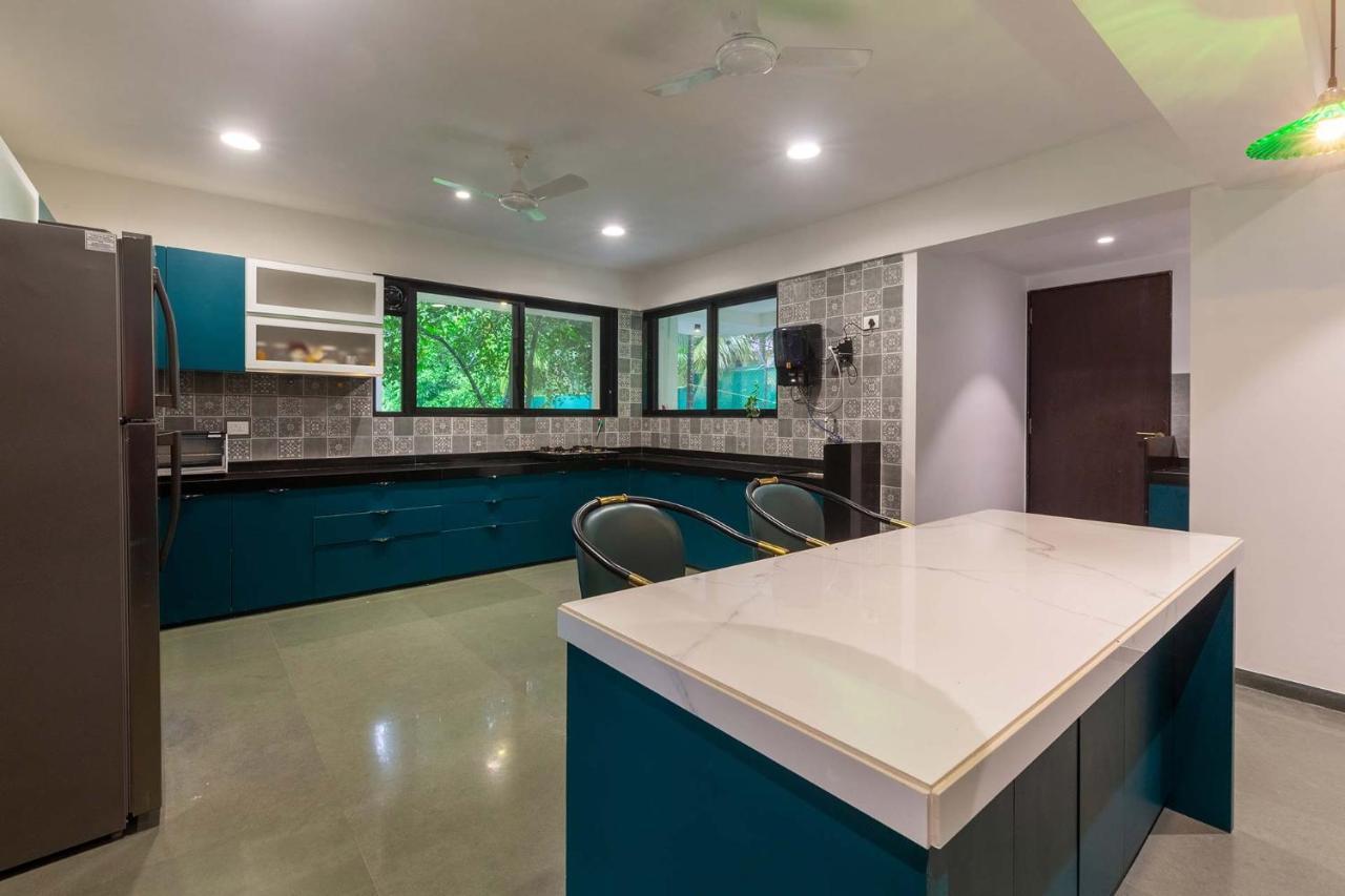 Villa Sereno By Stayvista - An Elegant And Entertaining Retreat Featuring A Swimming Pool, Outdoor Jacuzzi, Modern Interiors, And A Snooker Table Alībāg Exterior foto