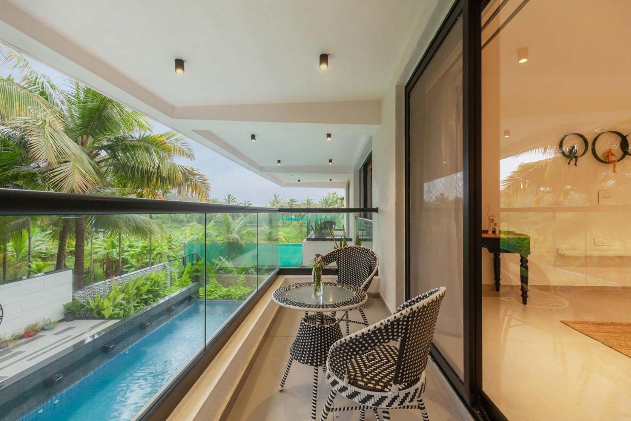 Villa Sereno By Stayvista - An Elegant And Entertaining Retreat Featuring A Swimming Pool, Outdoor Jacuzzi, Modern Interiors, And A Snooker Table Alībāg Exterior foto