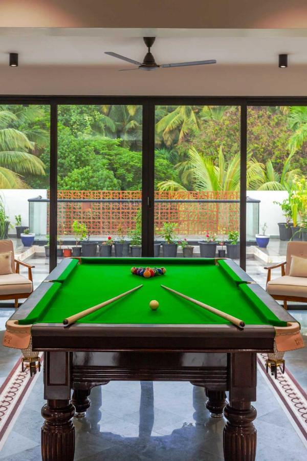 Villa Sereno By Stayvista - An Elegant And Entertaining Retreat Featuring A Swimming Pool, Outdoor Jacuzzi, Modern Interiors, And A Snooker Table Alībāg Exterior foto
